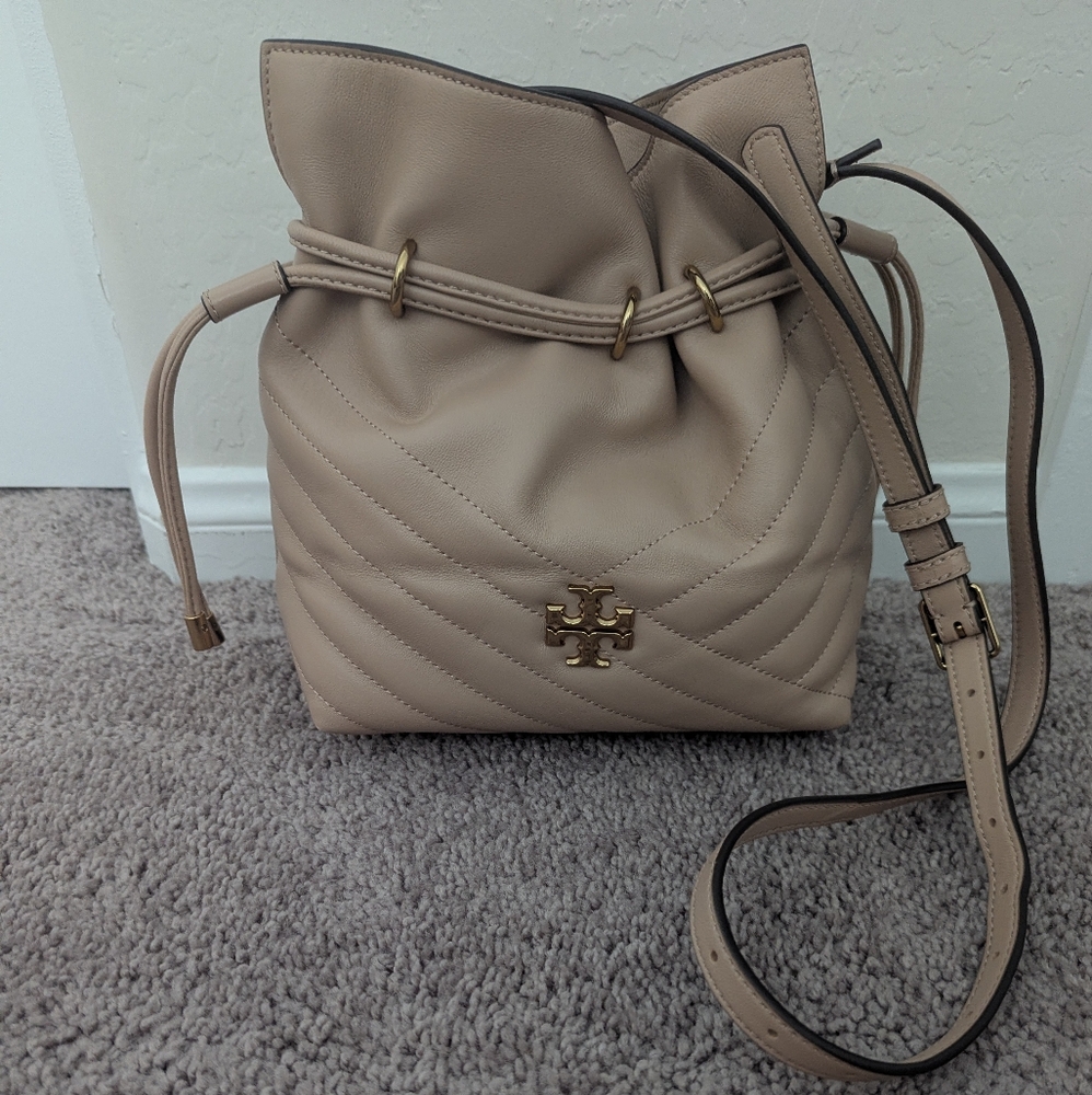 Tory Burch Kira Chevron Mini Leather Bucket Bag in Desert Sand
